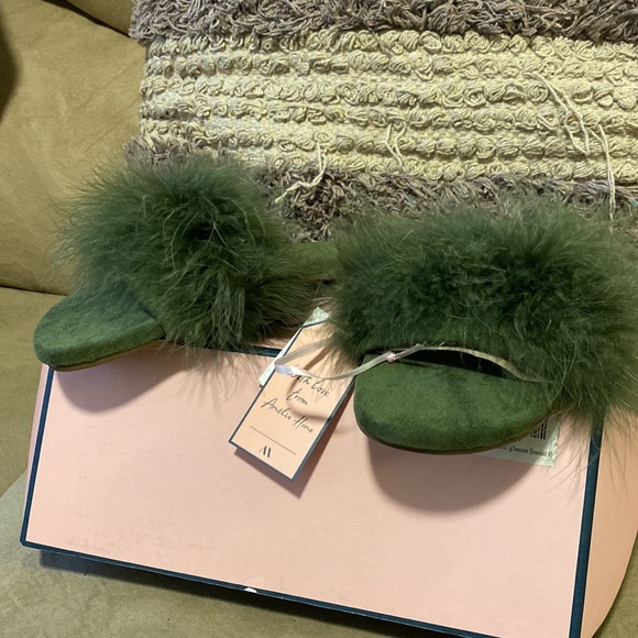 NIB Emerald green feather slides - Picture 5 of 5